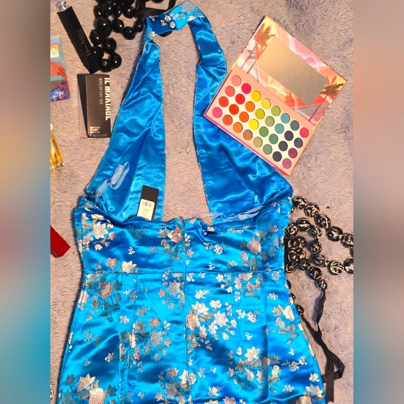 Beautiful floral satin dress ready for hot days Size Medium. NWT - Picture 7 of 8